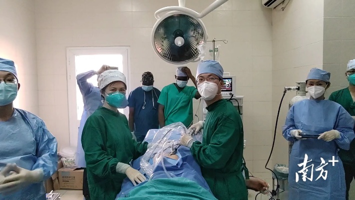 器械难消毒,<em>广州医生</em>如何完成在赤几的首例腹腔镜手术?