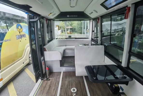 上海嘉<em>北郊</em>野公园试运营无人驾驶观光巴士,游客可预约体验