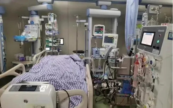 株洲市中心医院<em>ICU</em>团队成功救治一名心肺复苏后多器官功能衰竭患者