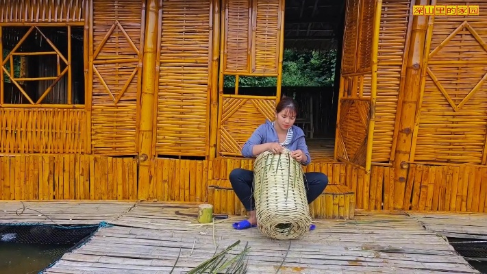 新添了一件家具之后，<em>余下</em>的竹材，就顺便再编织件渔具吧！