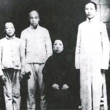 1919年，毛主席带母亲去<em>长沙湘雅</em>医院看病.来自用户1900925513-微博