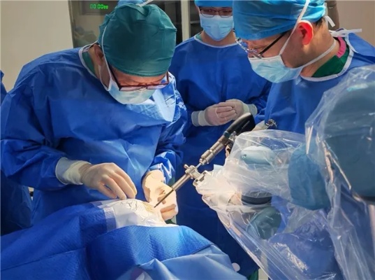 医疗手术机器人快速发展，<em>神经外科</em>领域正迎扩张期