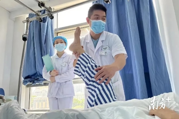 手术机器人精准辅助膝关节置换术，<em>惠州市</em>一<em>院骨外科</em>团队实现新突破