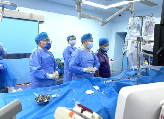 <em>重医附属</em>璧山医院完成两例高难度经导管主动脉瓣置换术