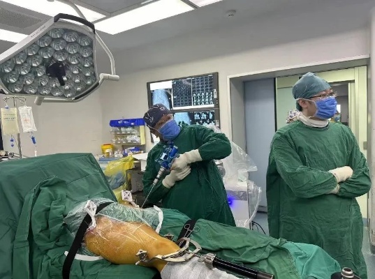 全球首次！北京这家医院的机器人，急诊<em>手术</em>中救人一命