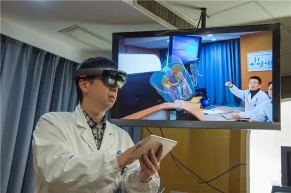 <em>骨科诊室</em>3D大片“透视眼”帮助骨折患者精准手术|叶哲伟|技术|教授_新浪新闻
