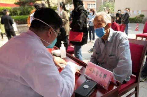 新冠<em>疫苗</em>接种服务送进中国社科院 东城区服务离退休高龄老人<em>打疫苗</em>|<em>疫苗</em>|东城区|接种_新浪新闻
