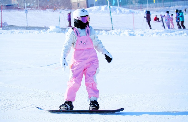 女孩新疆滑雪骨折,飞机邻座遇援疆<em>骨科</em>主任 冰雪旅游火热下如何应对骨折高发?