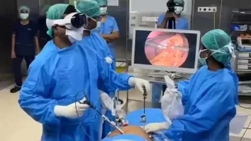 苹果Vision Pro头显受医生追捧,已辅助其完成30多台<em>外科</em>手术