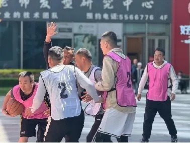 <em>乌鲁木齐市</em>水磨沟区举办篮球争霸赛