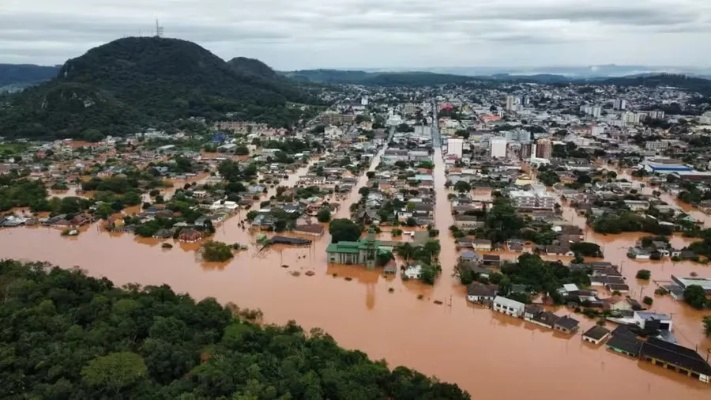 巴西南里奥格兰<em>德州</em>暴雨死亡人数升至31人
