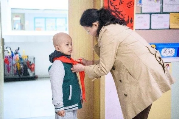 9岁<em>肿瘤</em>男孩第一次走进校园,当起“体育老师”
