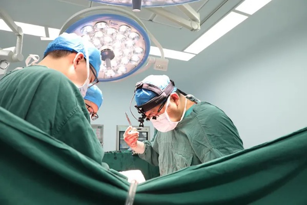 12岁少年“重启”人生!<em>安徽</em>首例儿童心脏移植手术完成