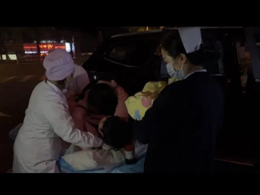 二胎孕妇车上分娩,湖南省<em>妇幼专家</em>这样提醒!