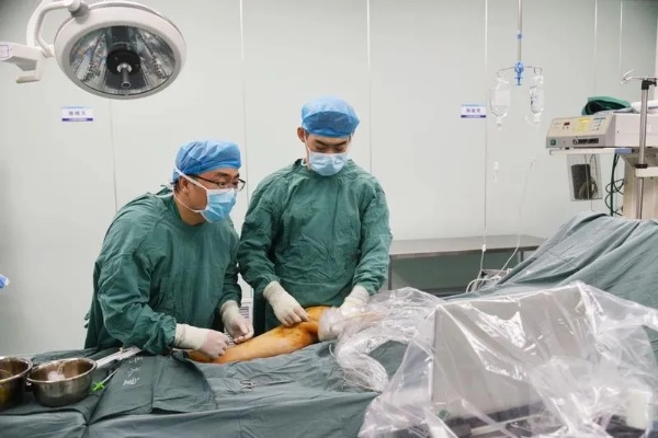 青岛市<em>海慈</em>医疗集团|省级重点专科血管外科中心：专业 精准 微创 护航人体“生命线”
