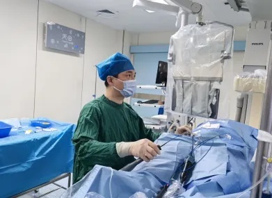 <em>安徽医科大学</em>第一附属医院成功完成全国首批磁定位星型标测导管OCTARAY指导下高密度标测房颤射频消融手术