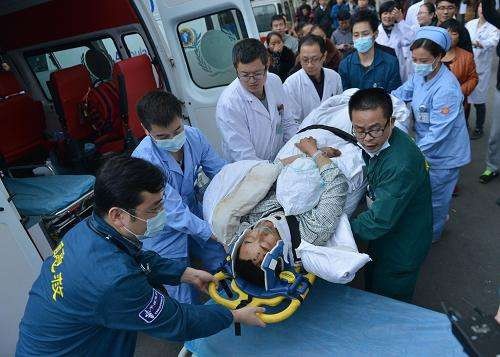 南京救护车接送<em>患者</em>服务-出院转院-立即派车,病人返乡