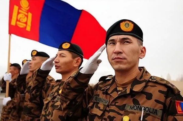 拒绝美军进驻后，蒙古为<em>解放军</em>打开国门，不给美国留任何机会