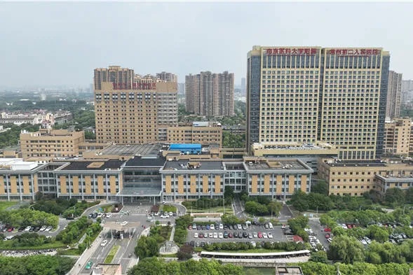 市<em>二院</em>阳湖二期大楼投用：用“以人为本”的理念构建一座现代化医院