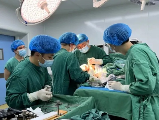 高新区第一<em>人民医院</em>成功开展复杂骨盆骨折手术