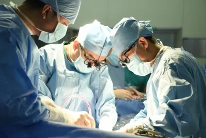 为生命接力 哈<em>医大</em>二院一周内连续完成十三例器官移植手术