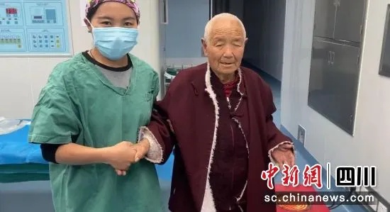 壤塘：4名白内障患者免费手术重见光明—中国新闻网·<em>四川</em>新闻