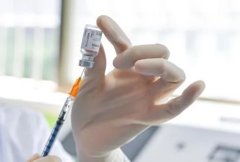 HPV疫苗预约难：加价的<em>私立医院</em>与泛滥的代订商