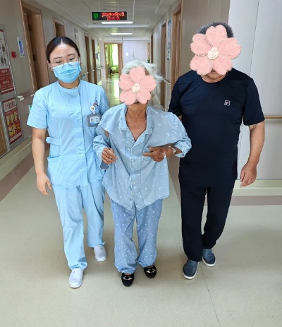 【医疗动态】鲁东<em>医院骨科</em>成功为90岁高龄老人实施人工股骨头置换术