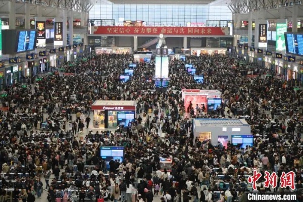 “五一”假期客流高峰来临 铁路<em>上海</em>站预计日均发送旅客50万次以上