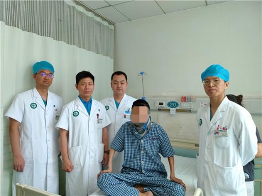 <em>唐都医院</em>廖博教授团队完成世界首例“颈胸段先天性脊柱畸形合并脊髓疝术后翻修”病例|<em>手术</em>|松解_网易订阅