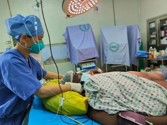庄少惠：麻醉为手术护航，中国医生在加纳“首吃螃蟹”协助创建<em>骨科</em>|外科|高龄老人_网易订阅