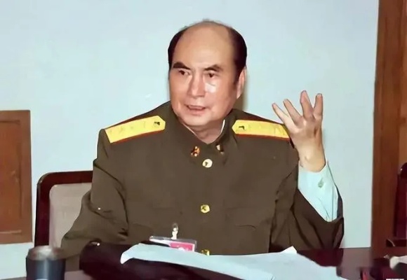 1987年，<em>广州军区总</em>司令位置缺人，邓小平亲点张万年，有什么原因|