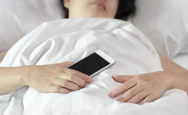 手机不能放<em>枕头</em>边，因为有辐射会长肿瘤？瑞典研究告诉你答案