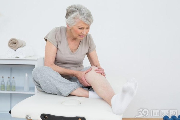 为什么女性的膝盖比男性更容易受伤？<em>骨科专家</em>：离不开几大原因