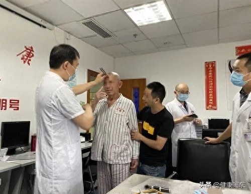 <em>闽东医院</em>耳鼻咽喉头颈外科为患者找回“面子”