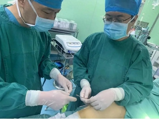 <em>汾阳医院骨</em>二科成功完成首例髌骨骨折经皮复位微创手术