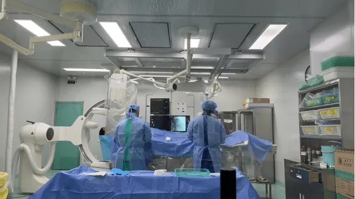 突破！<em>麻城冠瑞医院</em>成功完成首例锁骨下动脉支架植入术