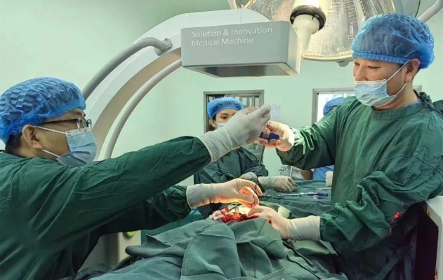 <em>丹凤县医院</em>成功开展首例多节段颈椎前路手术