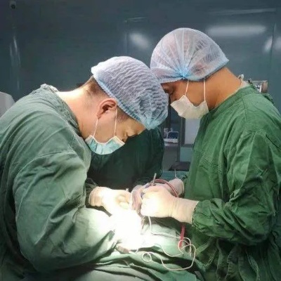<em>骨科医生</em>贾叙锋在茂县开展教学指导，成功为两位腰椎骨折<em>病人</em>实施手术|对口支援