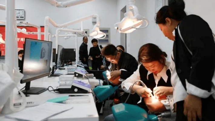 <em>河南省</em>老年口腔医学继续教育培训中心适宜技术培训在商丘举办